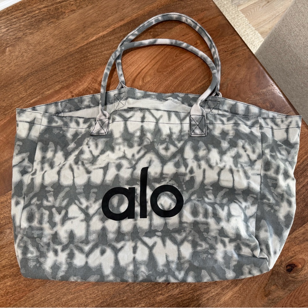 ALO Yoga Gray Tie-Dye Women's Shopper Tote Bag